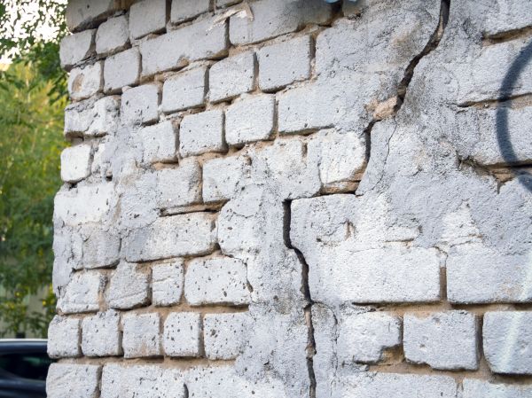 Cracked Brick Wall Repair in Lake Mary